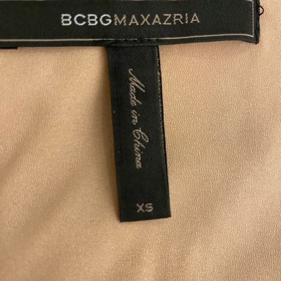 BCBGMAXAZRIA Jolyne Peplum Tank Top with bold, white and black striped color - Picture 8 of 8